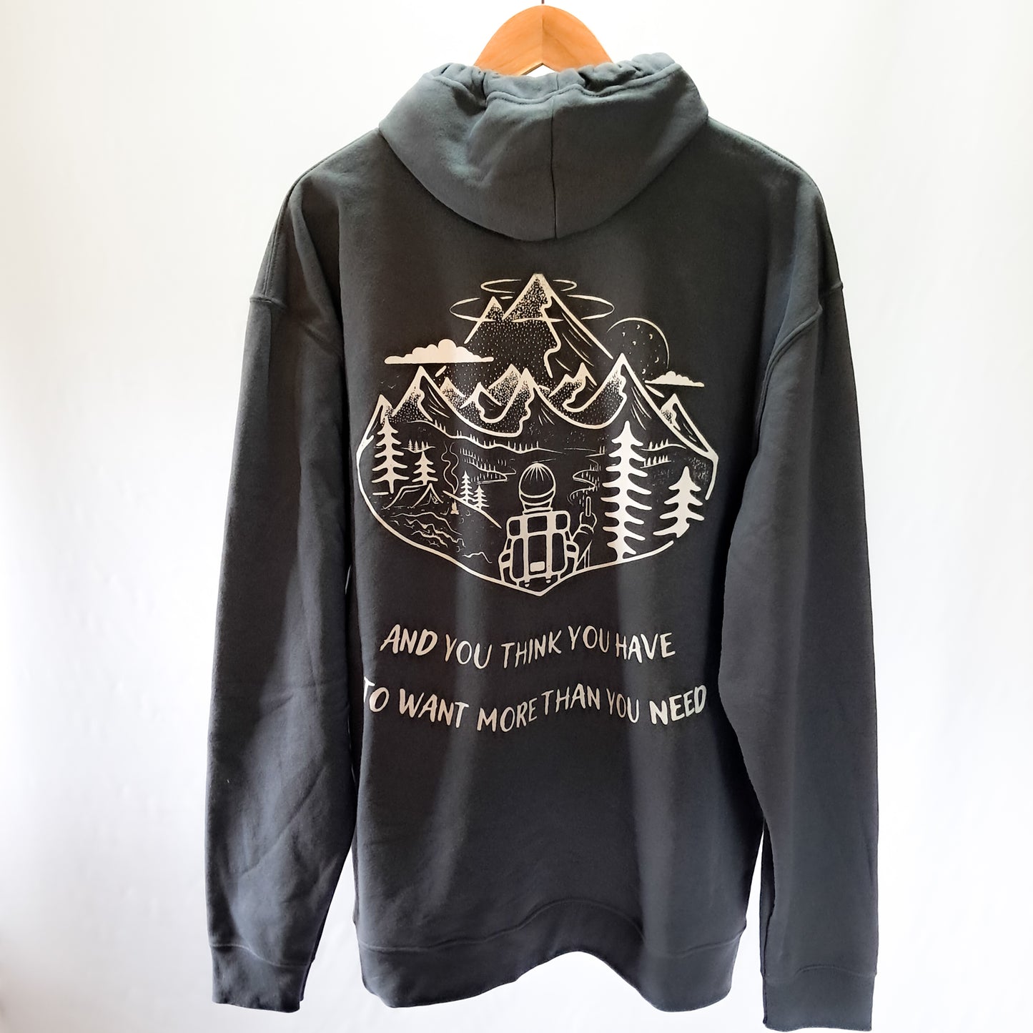 Polerón de Algodón Mountain – Serigrafía Premium Andrómeda