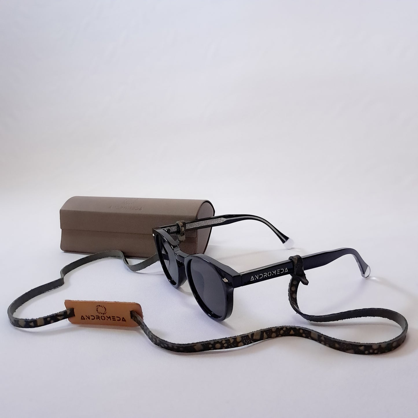 Gafas de Sol Black Phanter – Diseño Firme, Oscuro y de Alto Rendimiento