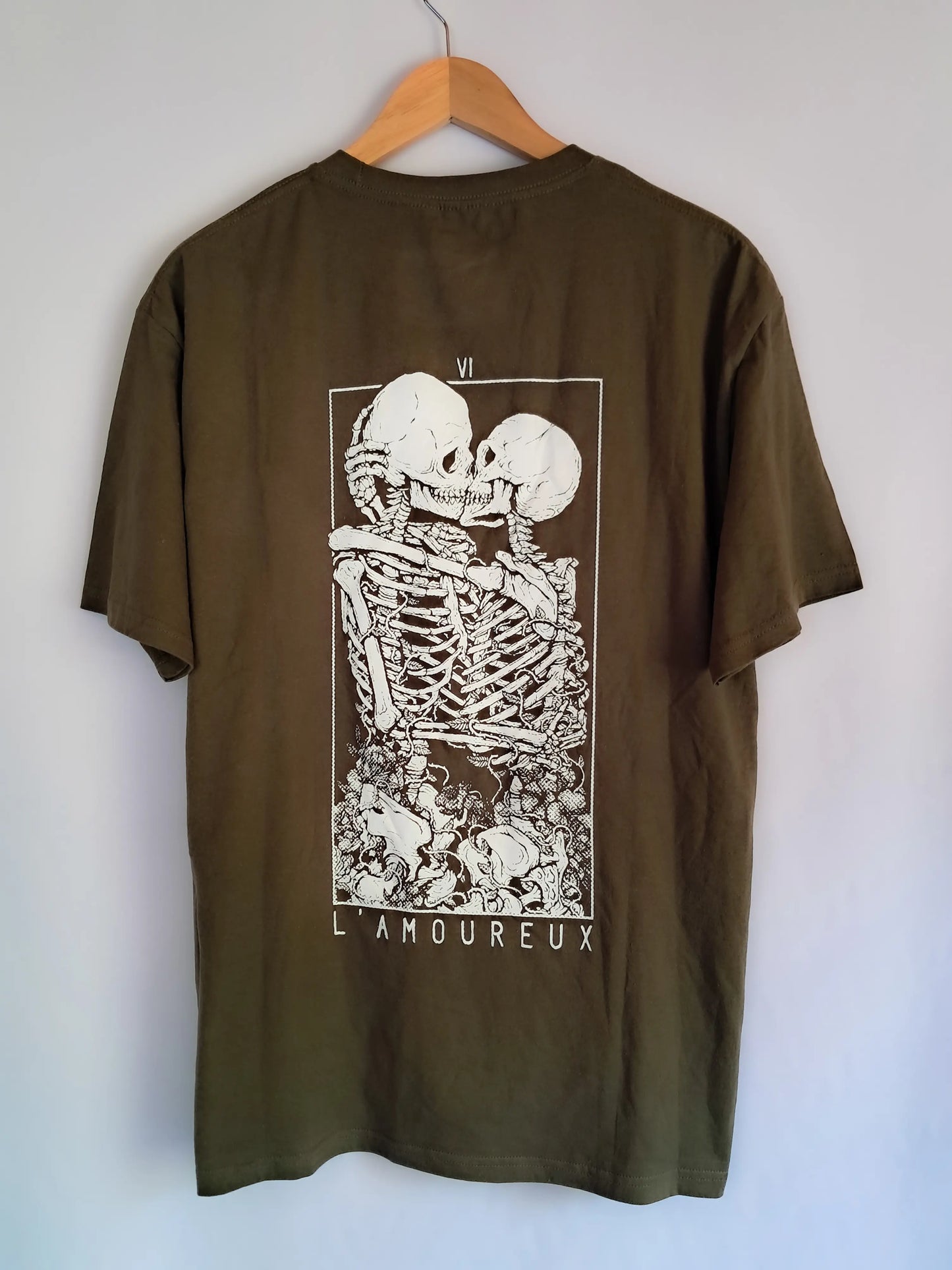 Polera Andrómeda – L’Amoureux (100% Algodón, Serigrafía Artesanal)